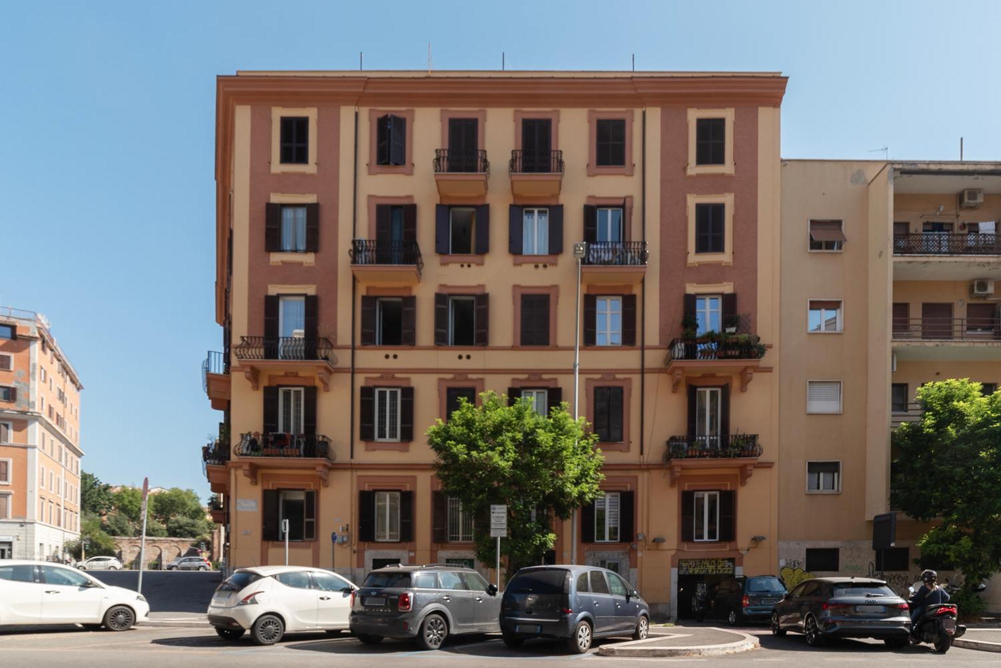 Mm San Giovanni Apartment Рим Екстериор снимка